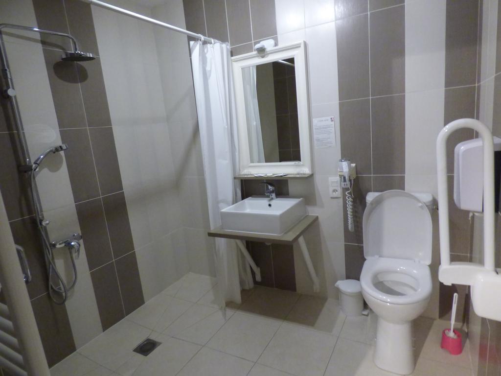Hotel Castel Moor لو كروازيك المظهر الخارجي الصورة
